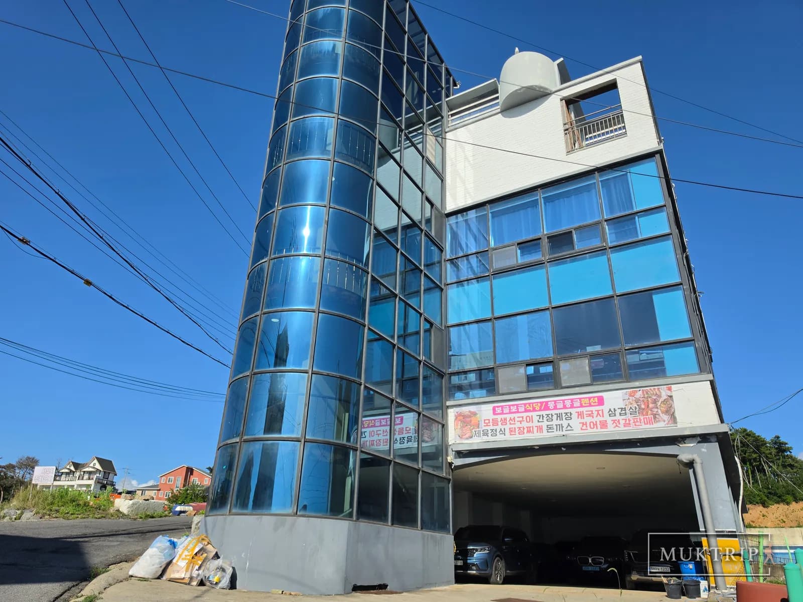 Taean Mongsanpo Monggeulmonggeul Pension, a Stay with a View of Mongsanpo Harbor Beyond the Balcony