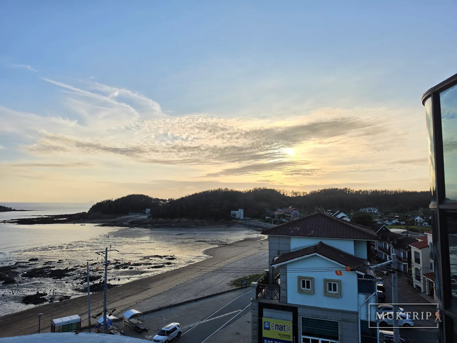 モングルモングル ペンションから眺めたモンサンポ海辺の夕焼け