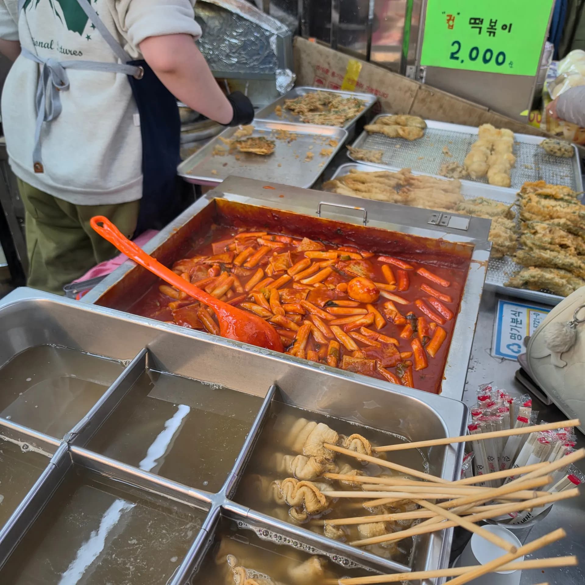 大田中央市場の明家粉食 - 揚げ物絶品の格安分食レビュー - 2